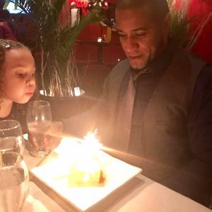 Meet your Posher, El negro